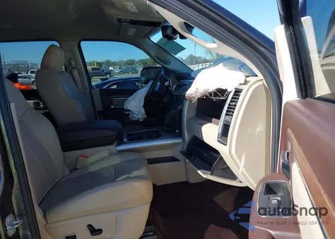 2018 Ram 2500 Laramie 4X4 6'4 Box из США, поврежденный, VIN 3C6UR5FL1JG232584